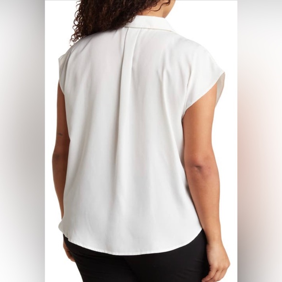 NWT T Tahari Camp Shirt - Picture 2 of 3